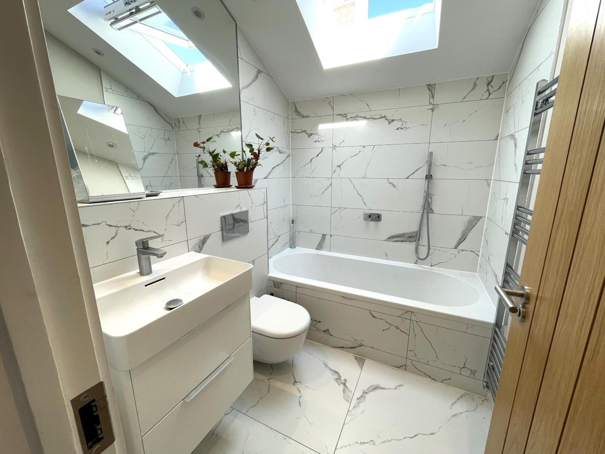 Hampton Hall - Wonderful Converted In Redland Bristol