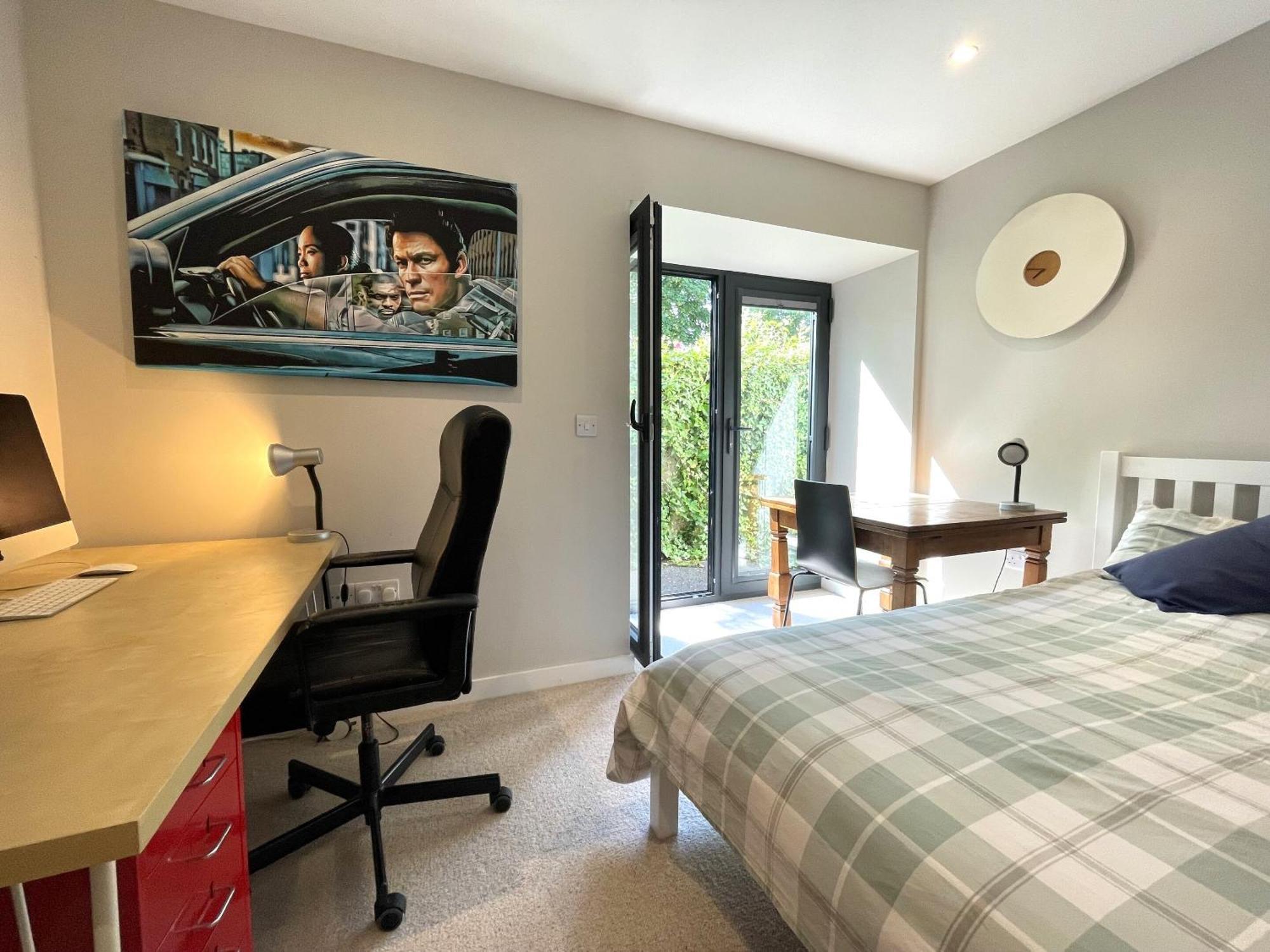 Hampton Hall - Wonderful Converted In Redland Bristol
