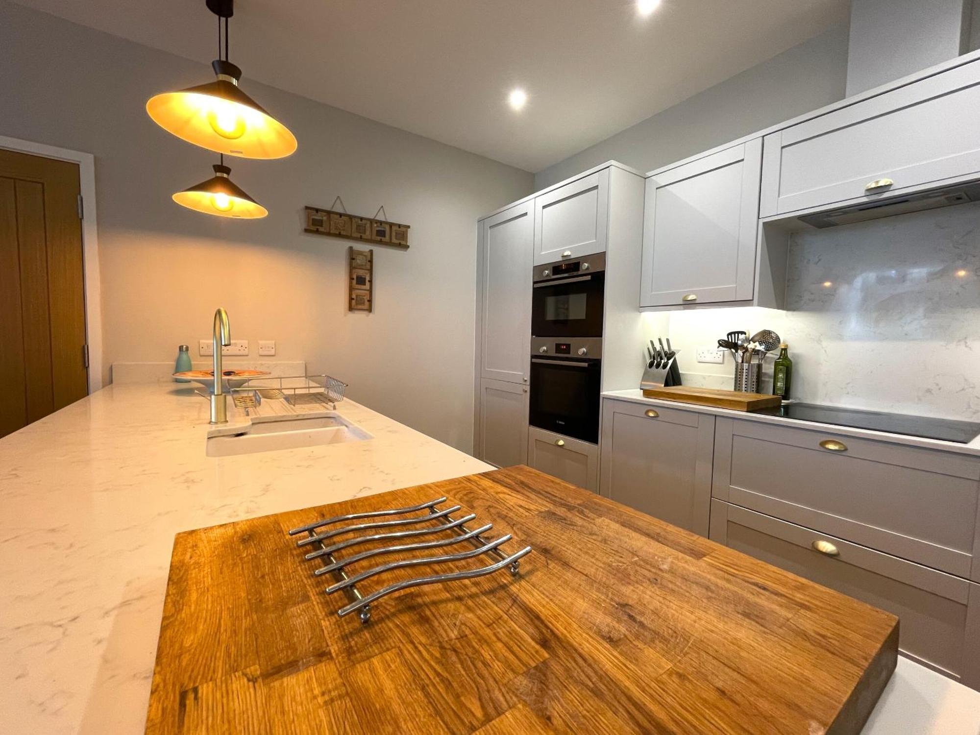 Hampton Hall - Wonderful Converted In Redland Bristol
