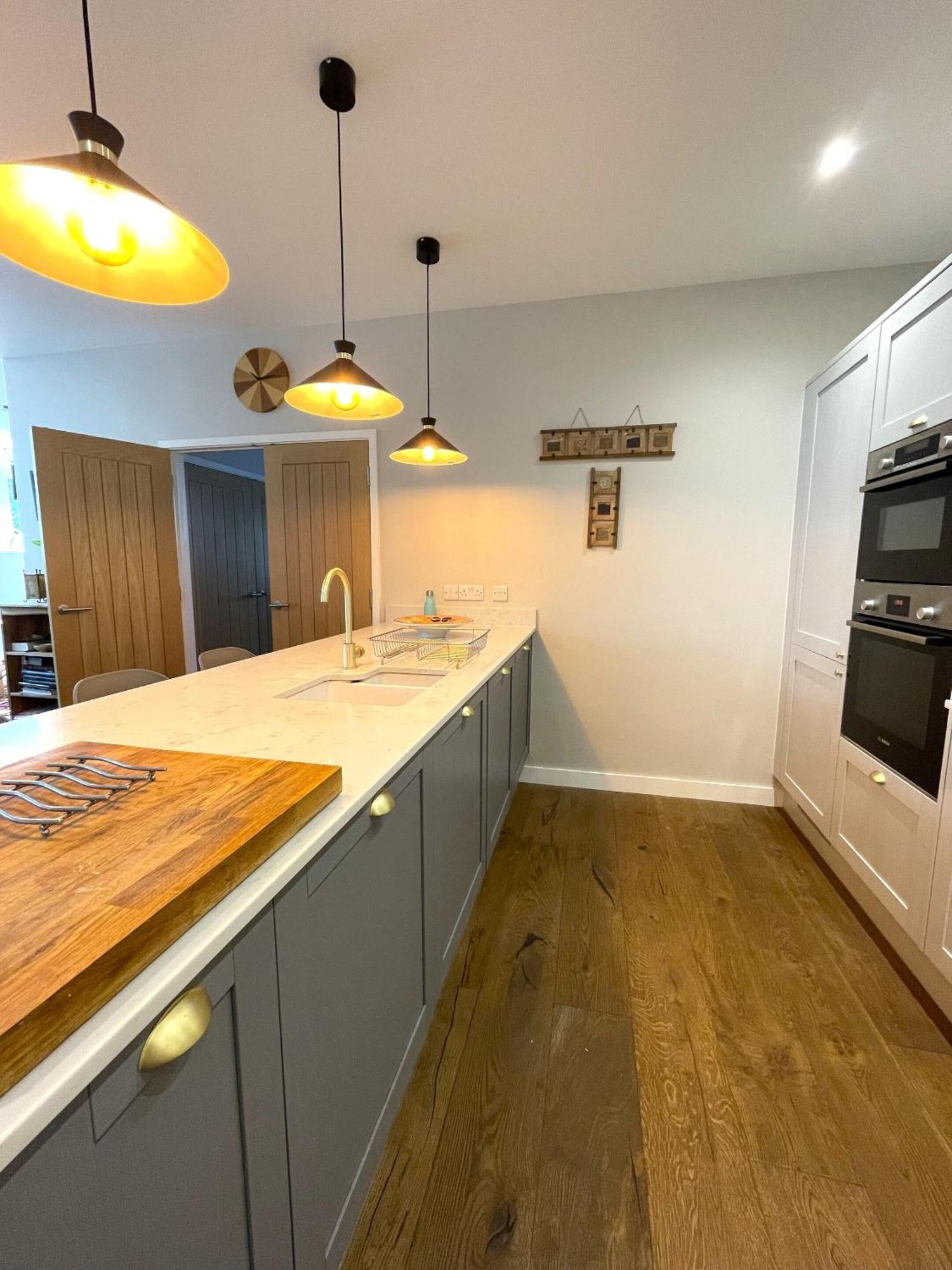 Hampton Hall - Wonderful Converted In Redland Feriehus